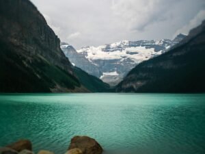 lake louise 2078089 1280