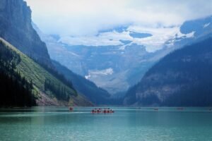 lake louise 3647470 1280