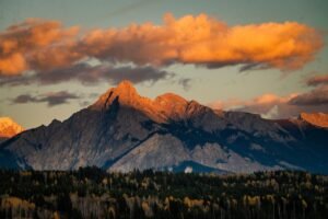 mountain 8330401 1280